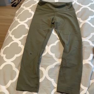 Olive 3/4 lulu lemon leggings